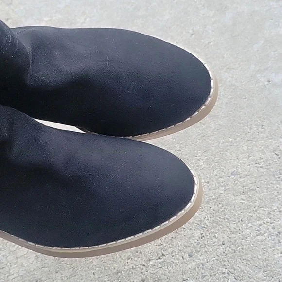 NEW! LOFT Black Faux Suede Chunky Heel Pull On Ankle Boots. - Picture 4 of 6